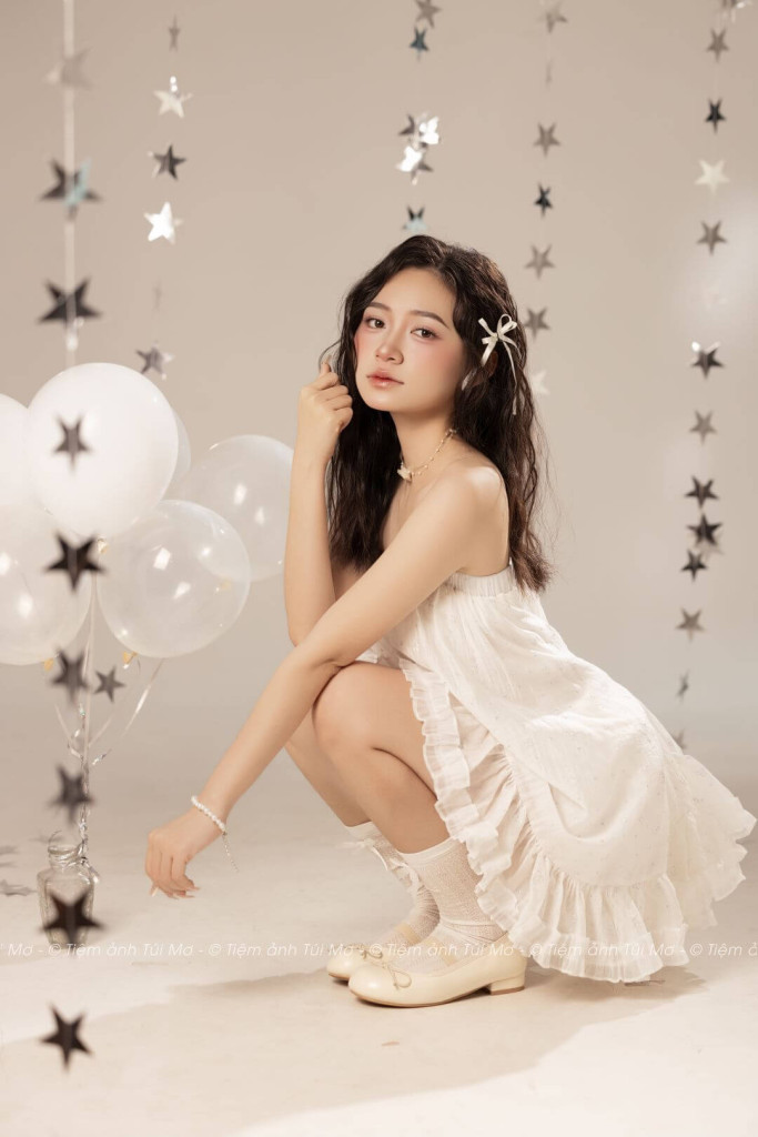 WHITE BIRTHDAY 7