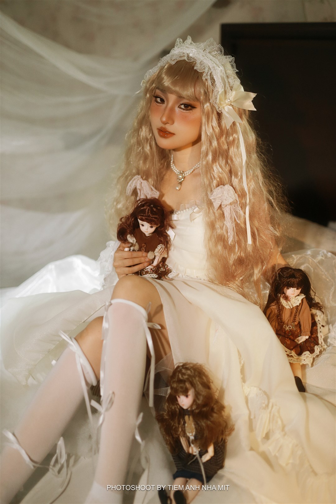 DOLL